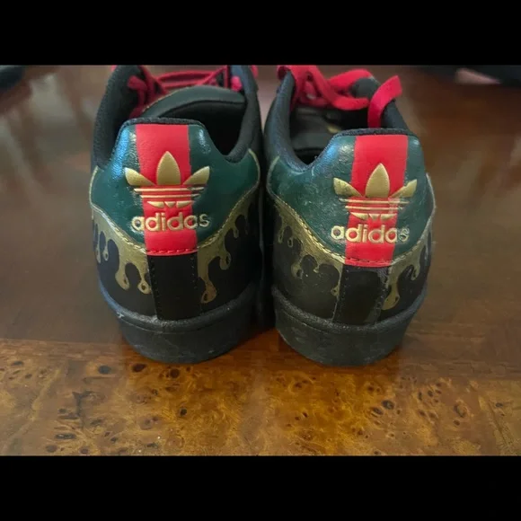 Superstar RARE Adidas Black Gold w Red, Green Stripes White Painted Snake Sz 4.5 - Picture 3 of 10